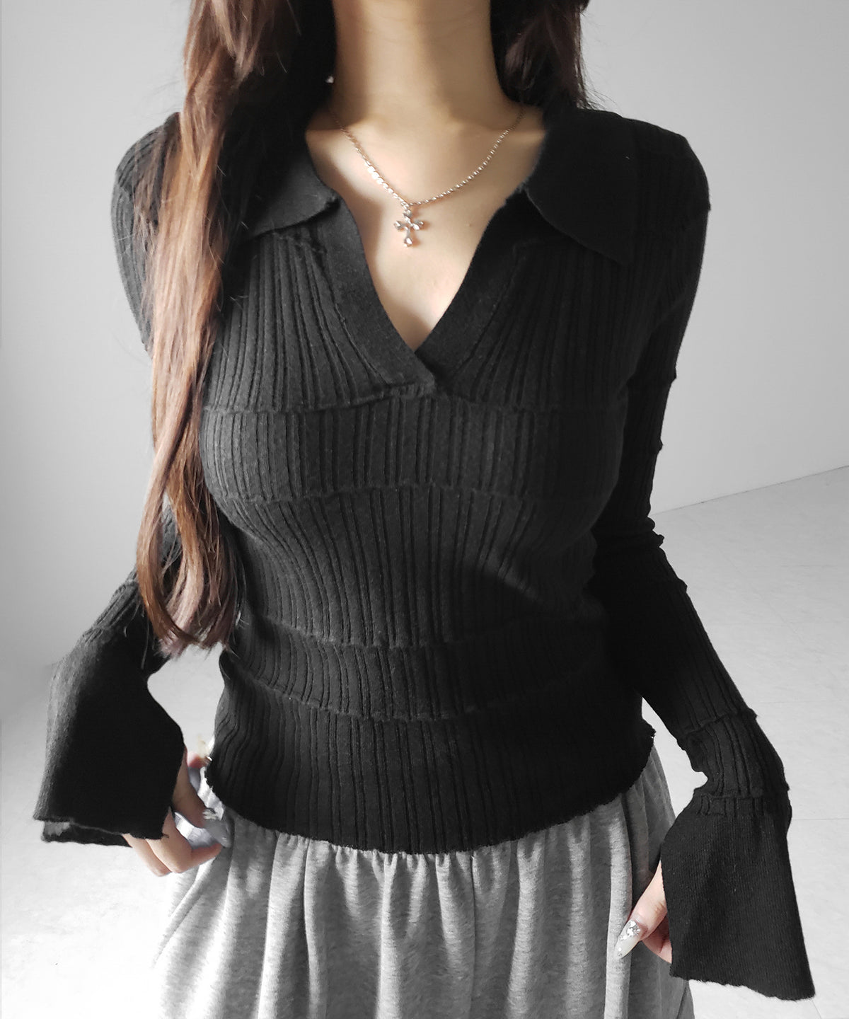 スキッパーネックスリムリブニットトップス ／ skipper neck slim rib knit tops