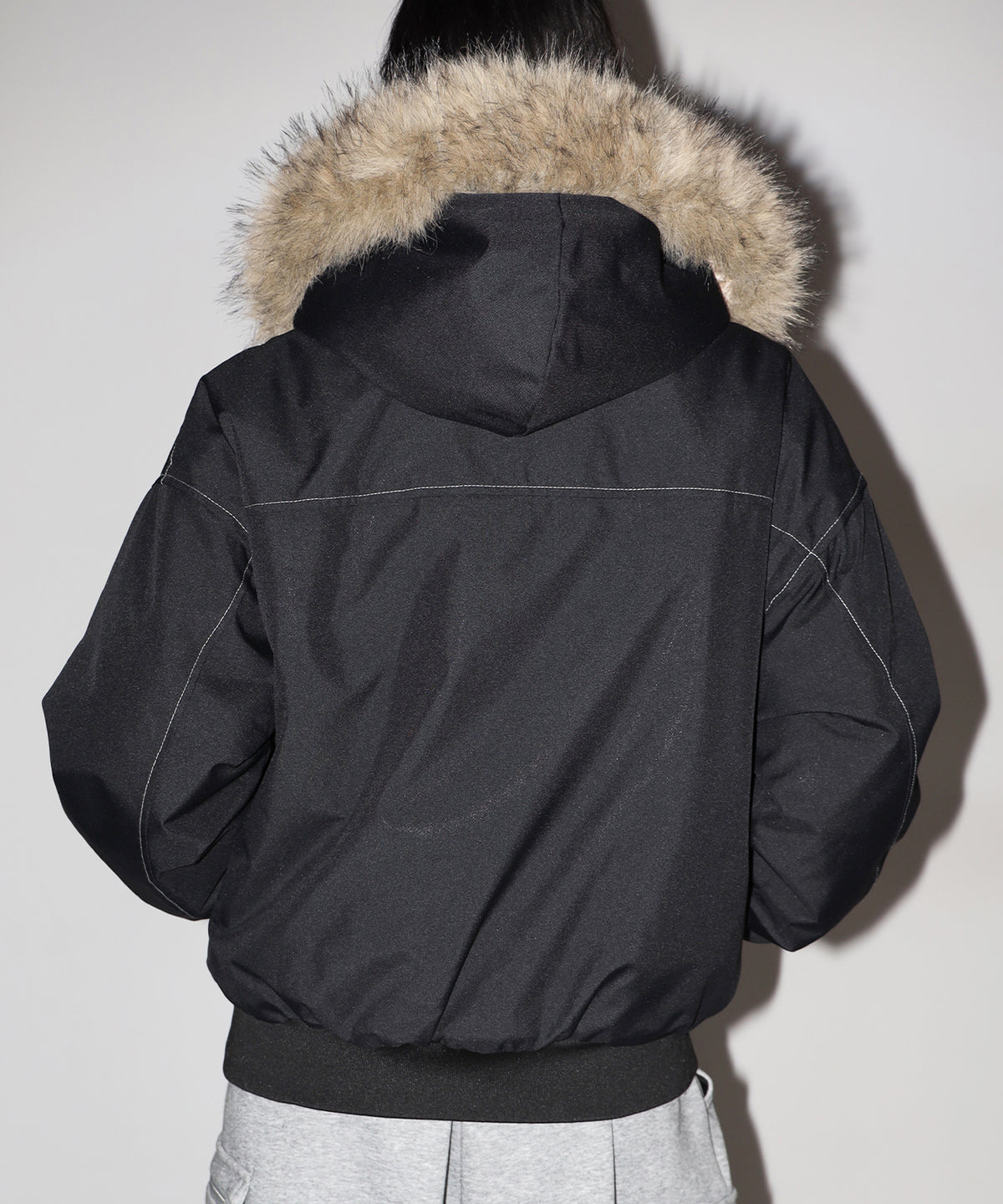 配色ステッチファーフード中綿オーバーブルゾン ／ stitch fur hood fake down over blouson