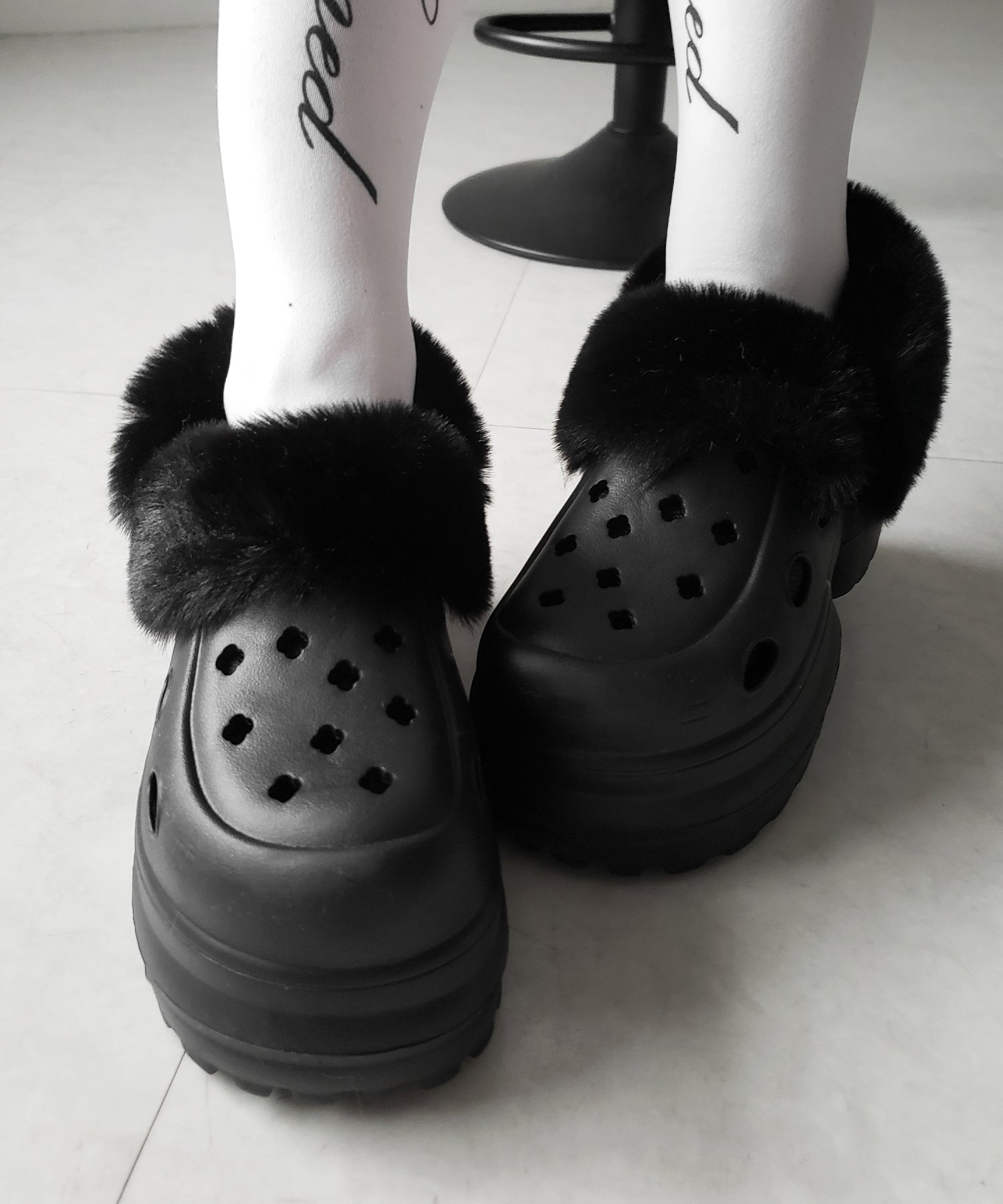 フェイクファー厚底クロッグサンダル ／ Fake fur platform clog sandals