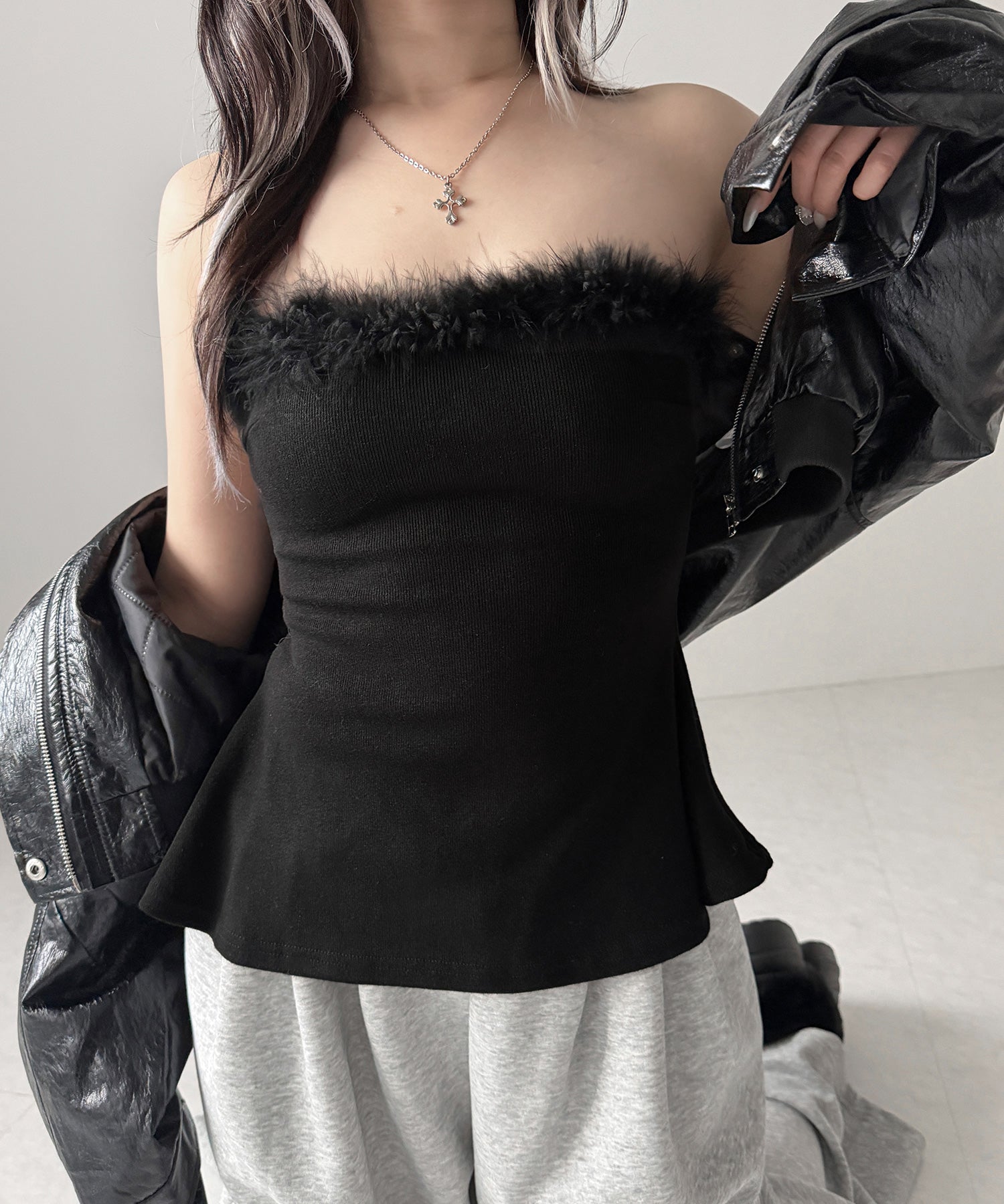 フェイクファーペプラムベアトップス / fake fur peplum bare tops