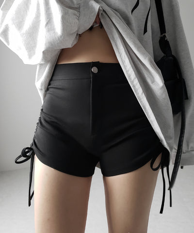 【 ３size 】サイドリボンシャーリングバイカーショートパンツ ／ side ribbon ruched biker shorts