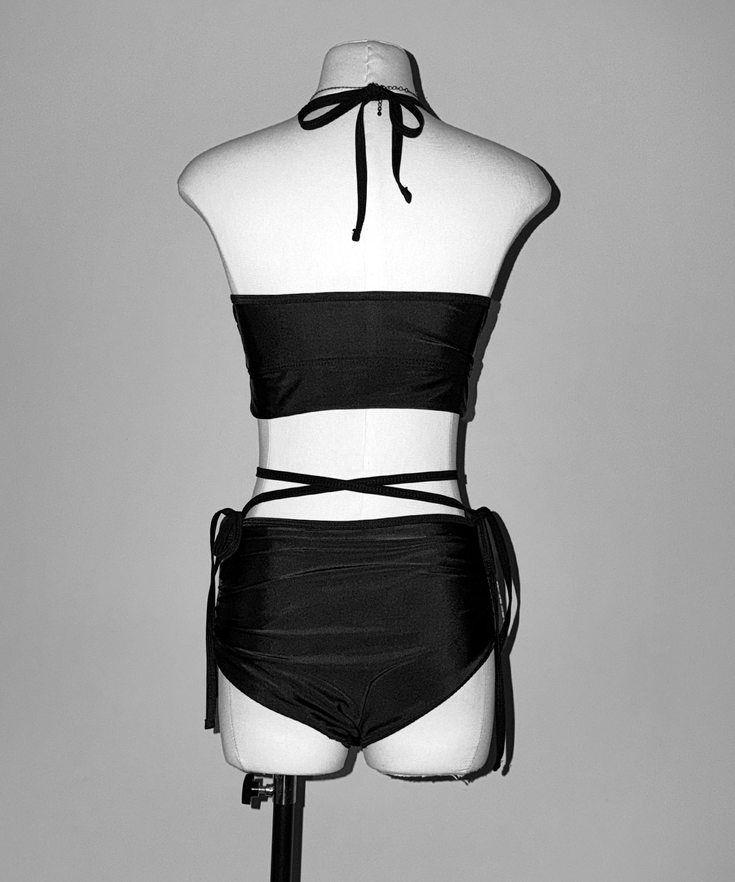 【 レディース水着 】ウエストクロスリボンホルターセパレートビキニ ／ waist cross ribbon halter separate bikini