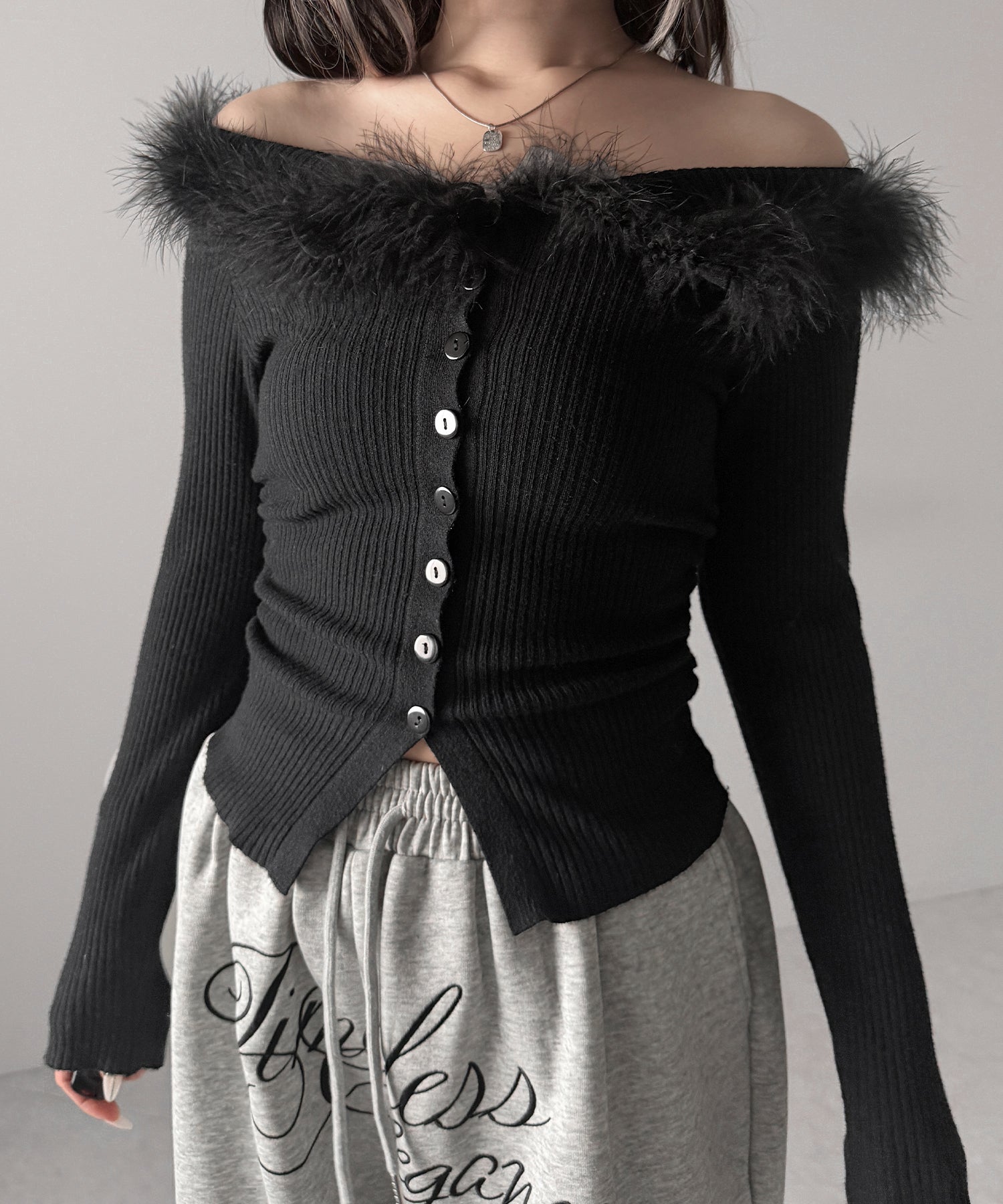 フェザーファー襟オフショルリブニットトップス ／feather fur collar off shoulder rib knit tops