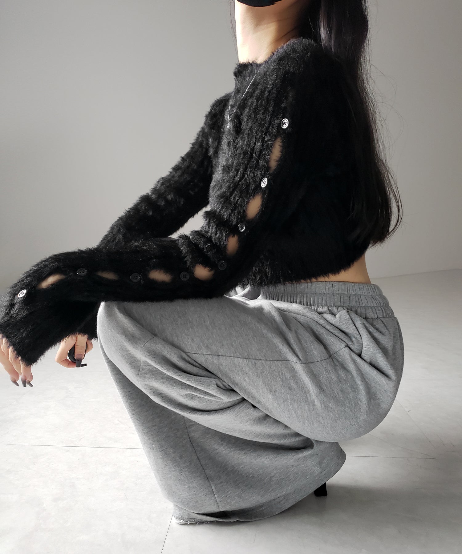 【 ３color 】カットアウトスリットスリーブショートシャギーニット ／ cutout slit sleeve short shaggy knit