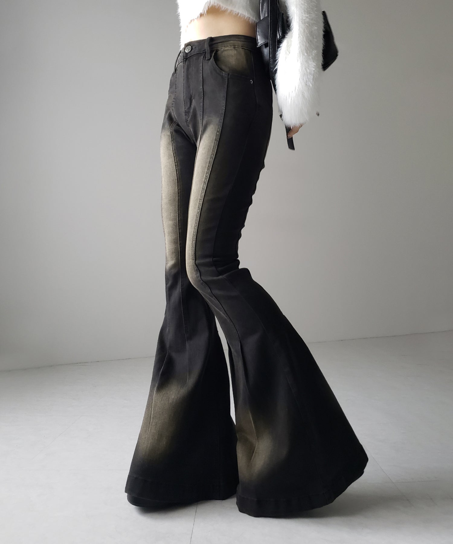 【４size 】ヴィンテージライクストレッチブラックフレアデニム ／ vintage like stretch black flare denim