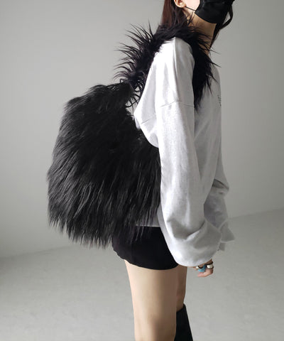 【 ４color 】シャギーファーハートショルダーバッグ ／ shaggy fur heart shoulder bag