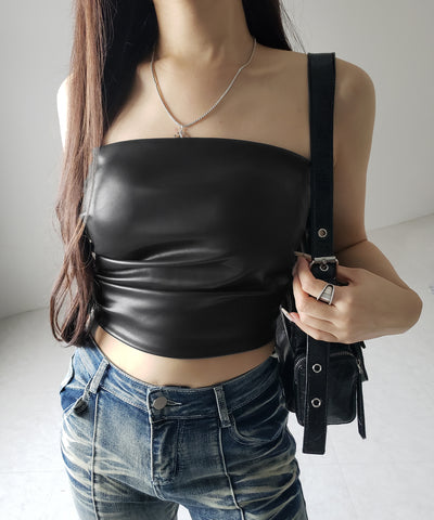 【 ２color 】サイドタックフェイクレザーショートベアトップ ／ side tuck fake leather short bare tops