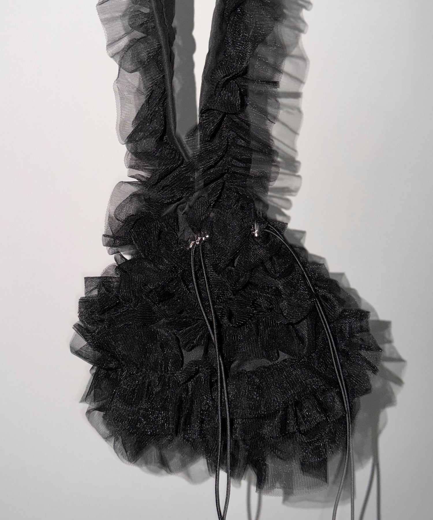 チュールフリル巾着ミニショルダーバッグ／ tulle frill drawstring mini shoulder bag