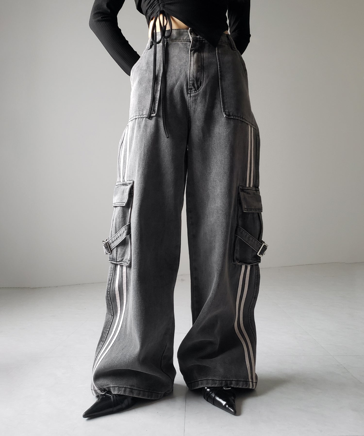 【 ２color ／ ４size 】サイドラインストレートカーゴデニムパンツ ／ sideline straight cargo denim pants