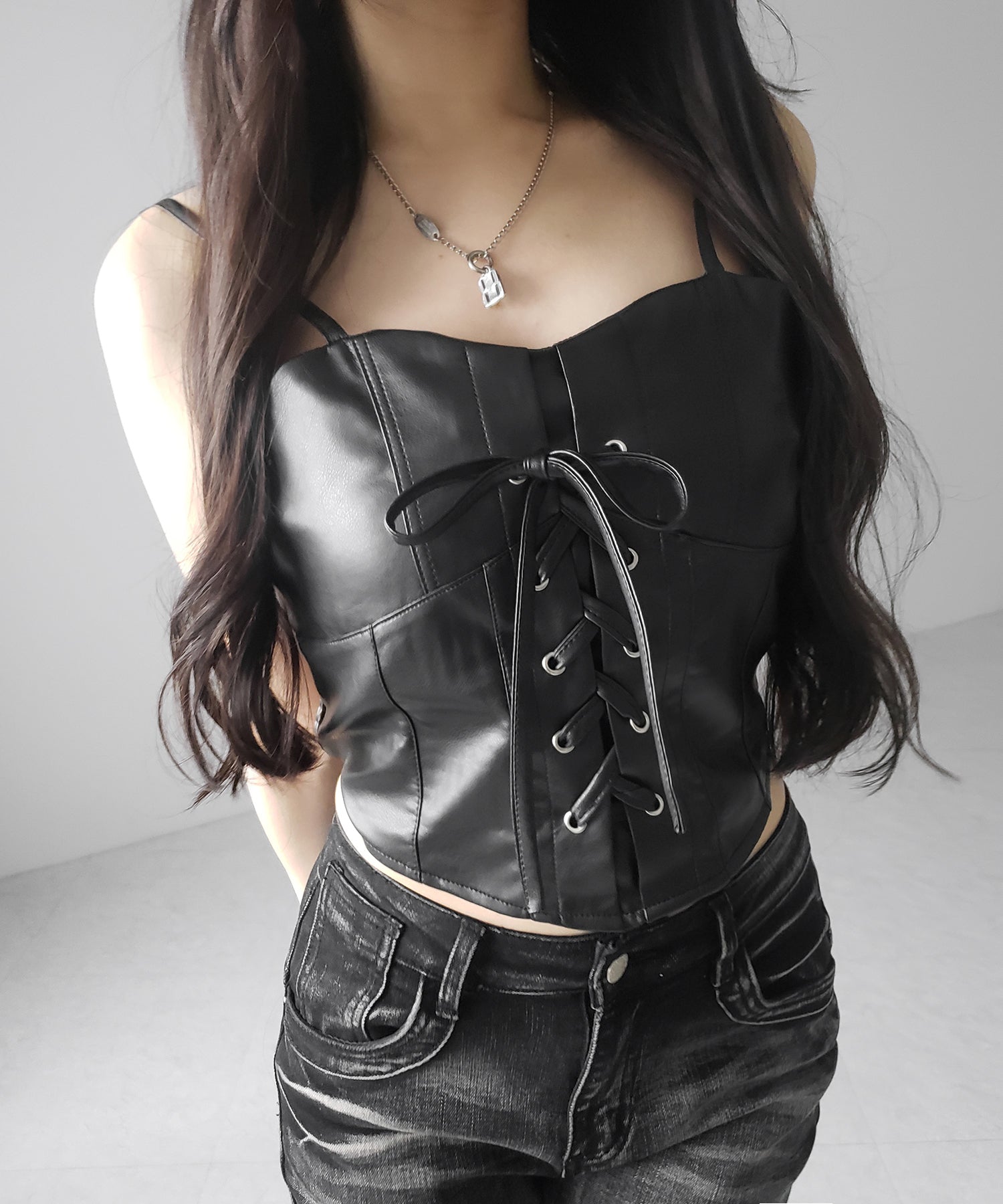 レースアップフロントリボンフェイクレザービスチェ ／ lace up front ribbon fake leather bustier