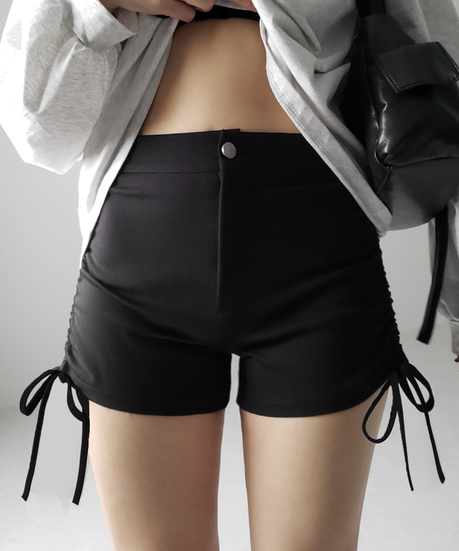 【 ３size 】サイドリボンシャーリングバイカーショートパンツ ／ side ribbon ruched biker shorts