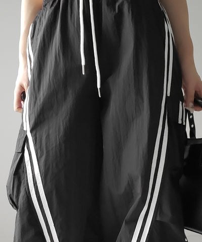 【 ３color ／裾絞り可能２WAY 】サイドラインナイロンタックカーゴワイドパンツ ／ side line nylon tuck cargo wide pants