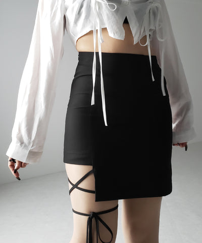 【 ２color 】クロスストラップサイドリボンミニスカート ／ cross strap side ribbon mini skirt