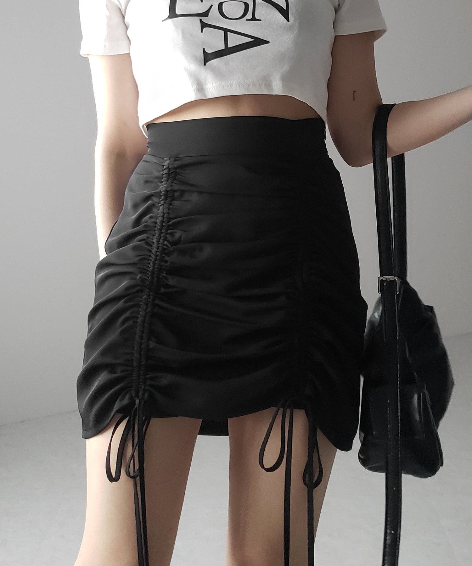 【 インパン裏地付 ／ セルフカット調節可能 】 ストラップダブルリボンシャーリングミニスカート ／ strap double ribbon shirring mini skirt