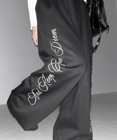レタリングロゴ刺繍ワイドスウェットパンツ ／ lettering logo embroidery wide sweatpants