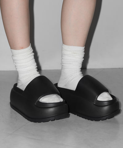 厚底ボリュームソールパフィースライドサンダル／platform volume sole puffy slide sandals