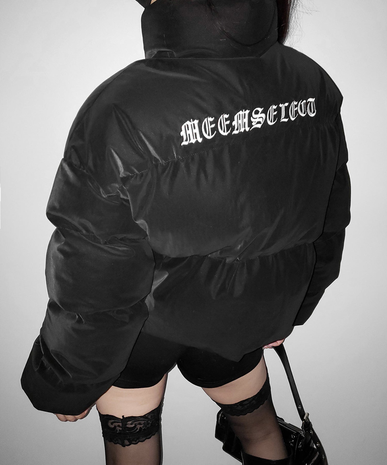 【 大好評につきロゴ無しバージョン追加！ 】グランジロゴ刺繍ショートパフダウンジャケット ／ grunge logo embroidery short puff down jacket