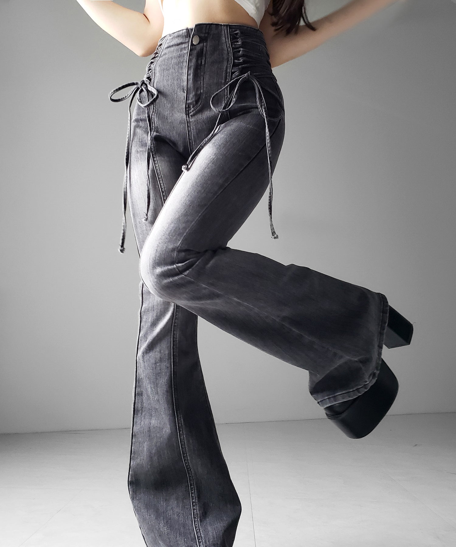 サイドレースアップリボン美脚ストレッチフレアデニム ／ side laceup ribbon slim leg stretch flare denim
