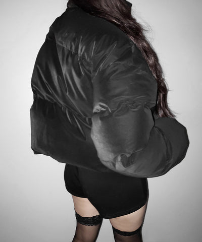 【 大好評につきロゴ無しバージョン追加！ 】グランジロゴ刺繍ショートパフダウンジャケット ／ grunge logo embroidery short puff down jacket