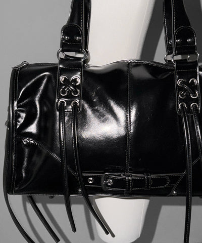 【 ショルダーストラップ付き２WAY 】レースアップベルテッドフリンジボストンショルダーバッグ／lace up belted fringe boston shoulder bag