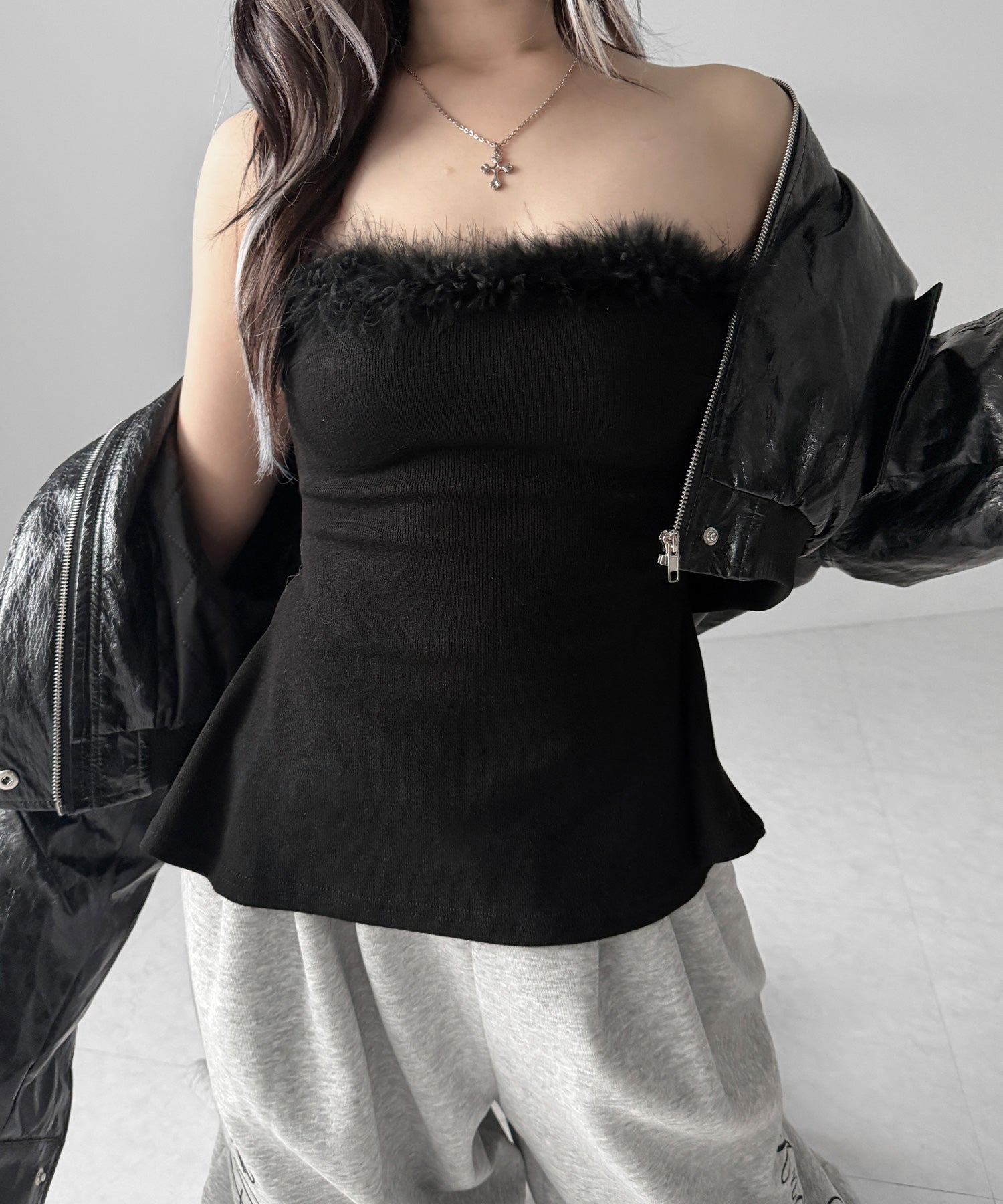 フェイクファーペプラムベアトップス / fake fur peplum bare tops