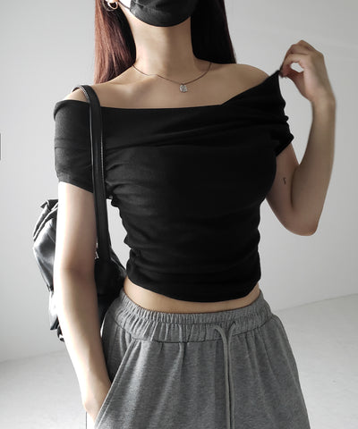【 ２color 】オフショルギャザーノースリーブトップス ／ off shoulder gather nosleeve tops