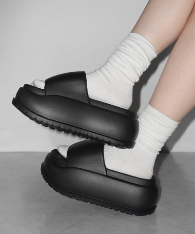 厚底ボリュームソールパフィースライドサンダル／platform volume sole puffy slide sandals