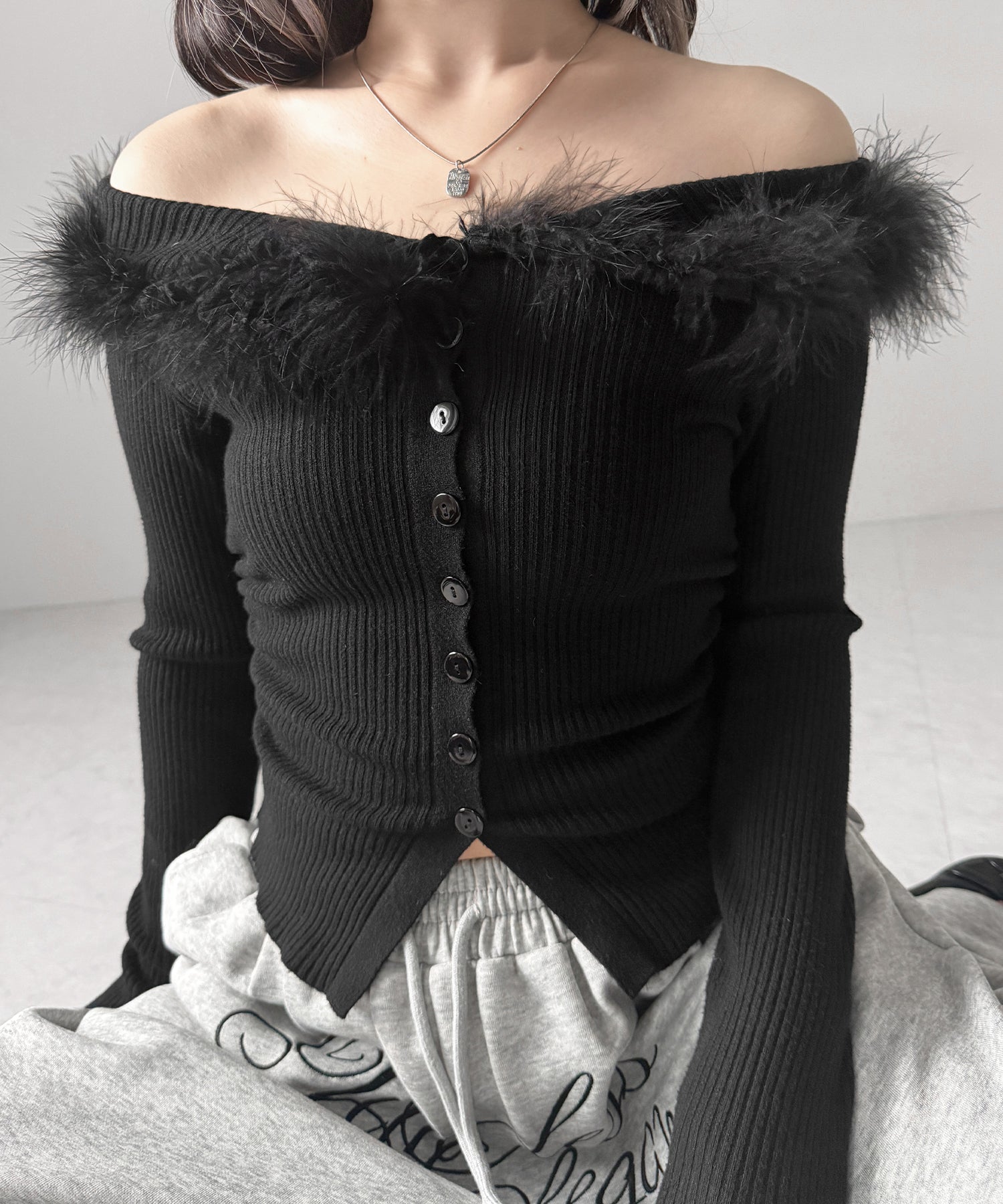 フェザーファー襟オフショルリブニットトップス ／feather fur collar off shoulder rib knit tops