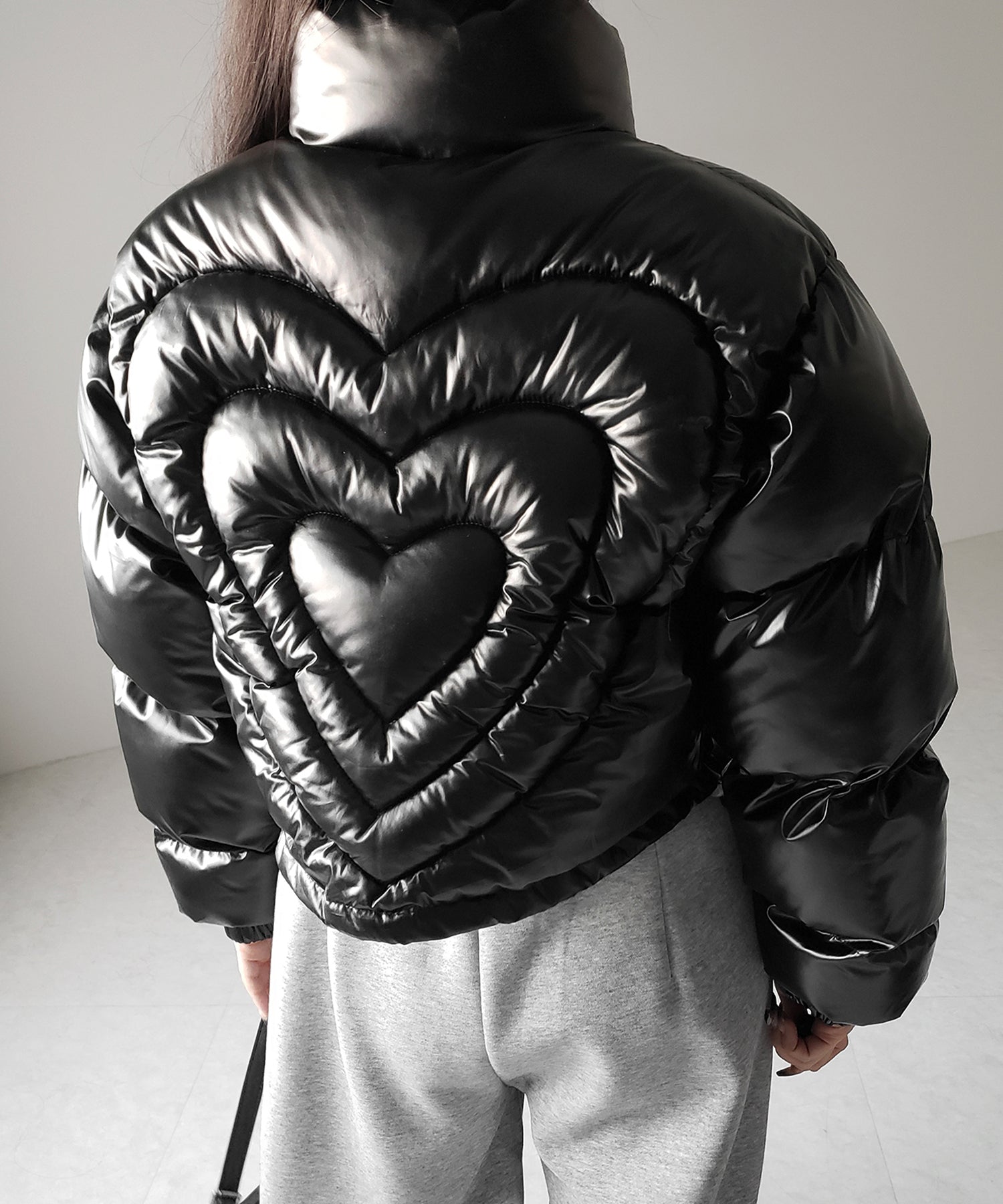 セール即購可 Medm ダウンジャケット スタジャン しつこく 