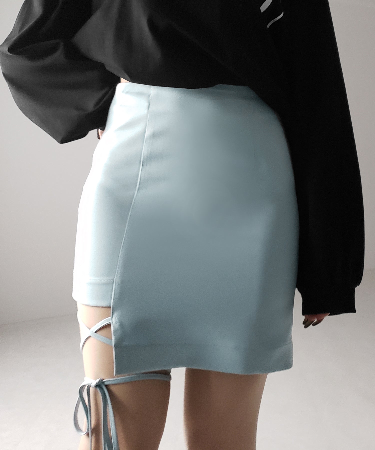 【 ２color 】クロスストラップサイドリボンミニスカート ／ cross strap side ribbon mini skirt