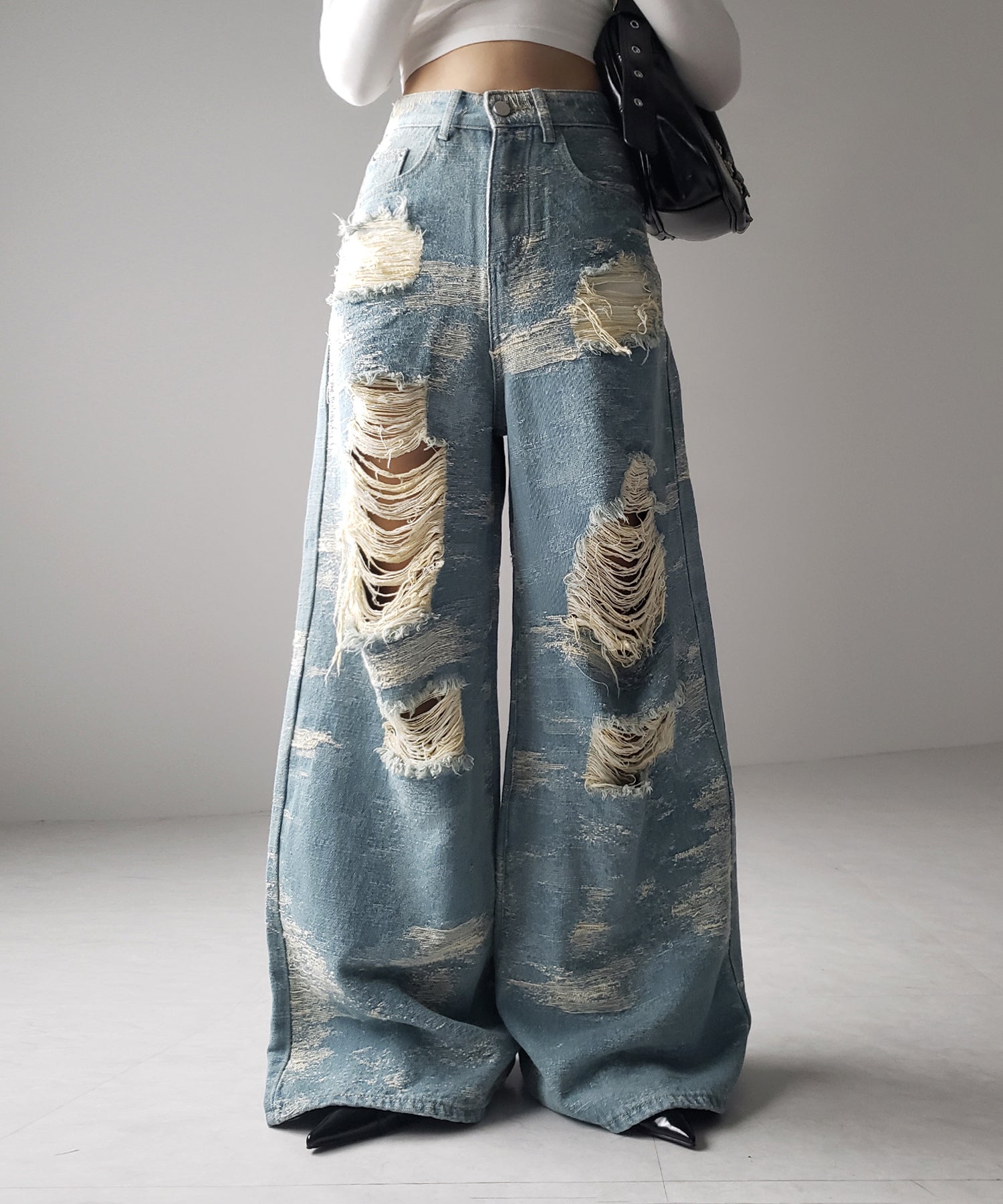 【 ２color ／ ４size 】クラッシュダメージバイカラースラブワイドデニム ／ crash damaged bicolor slab wide denim