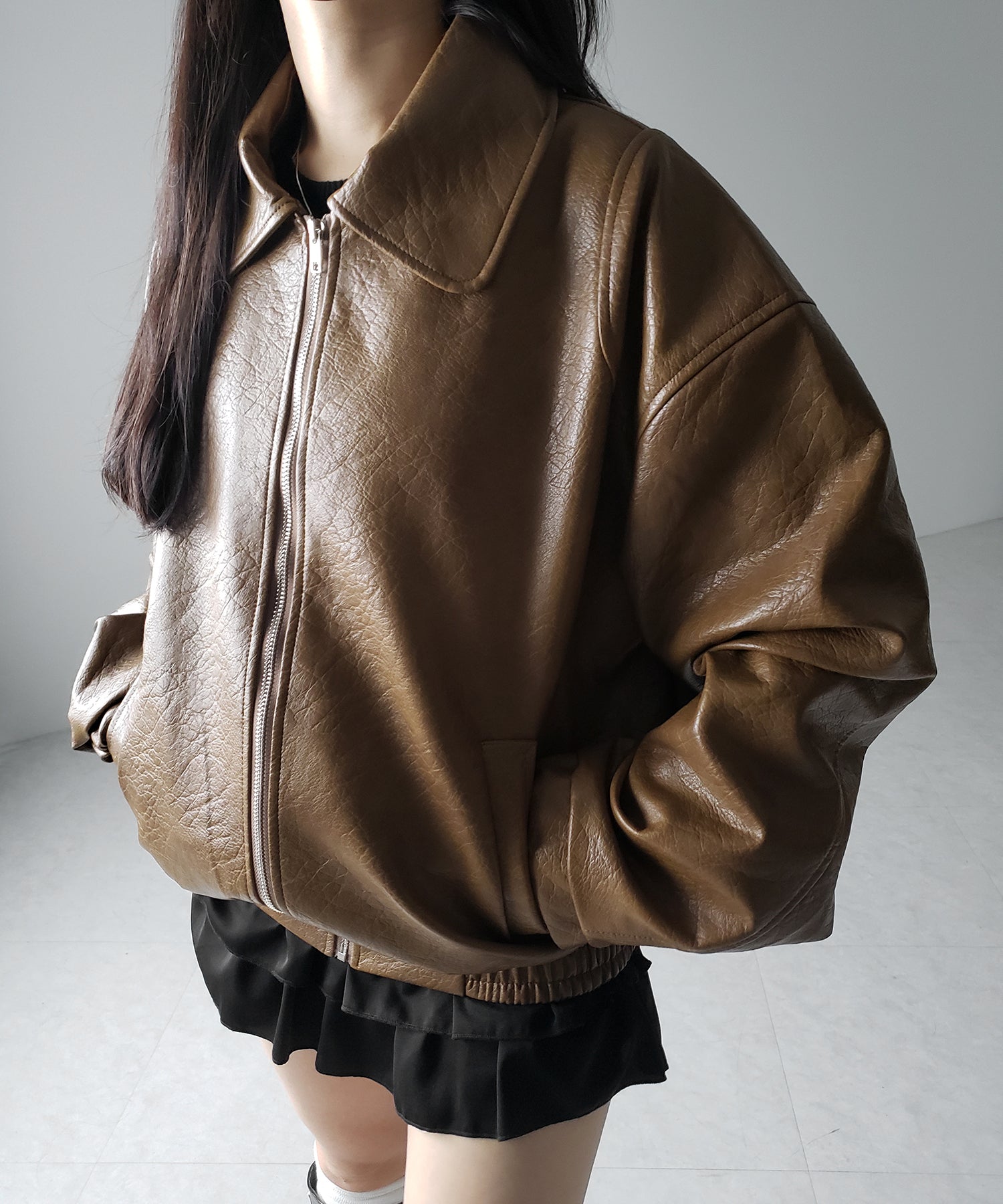【 ２color 】バックリボン刺繍ヴィンテージライクフェイクレザーブルゾン ／ back ribbon vintage like fake leather blouson