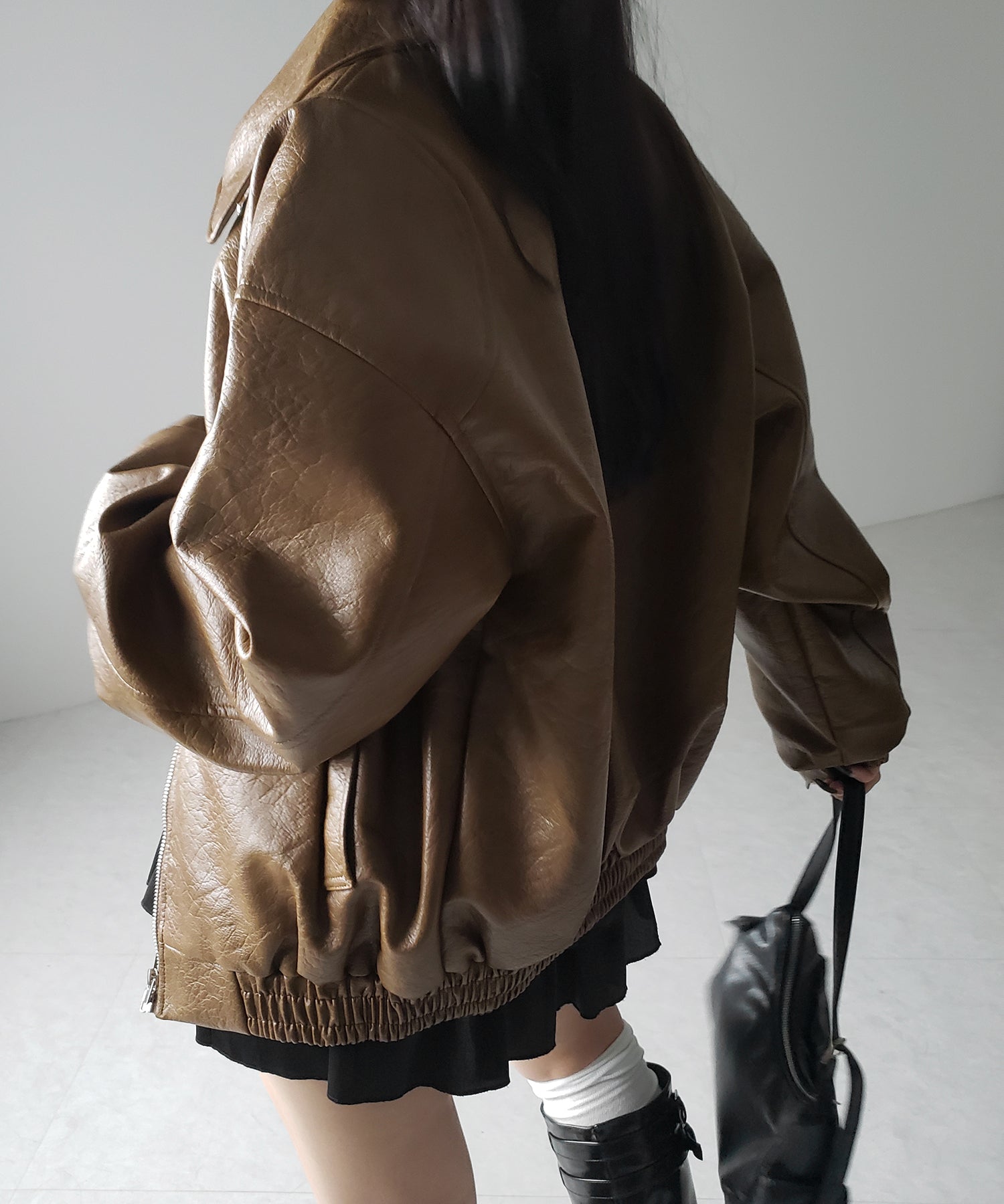 【 ２color 】バックリボン刺繍ヴィンテージライクフェイクレザーブルゾン ／ back ribbon vintage like fake leather blouson