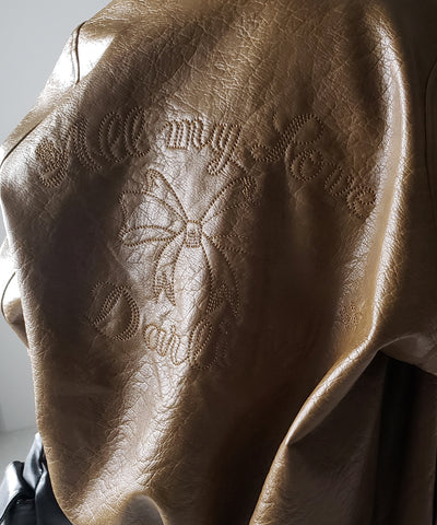 【 ２color 】バックリボン刺繍ヴィンテージライクフェイクレザーブルゾン ／ back ribbon vintage like fake leather blouson