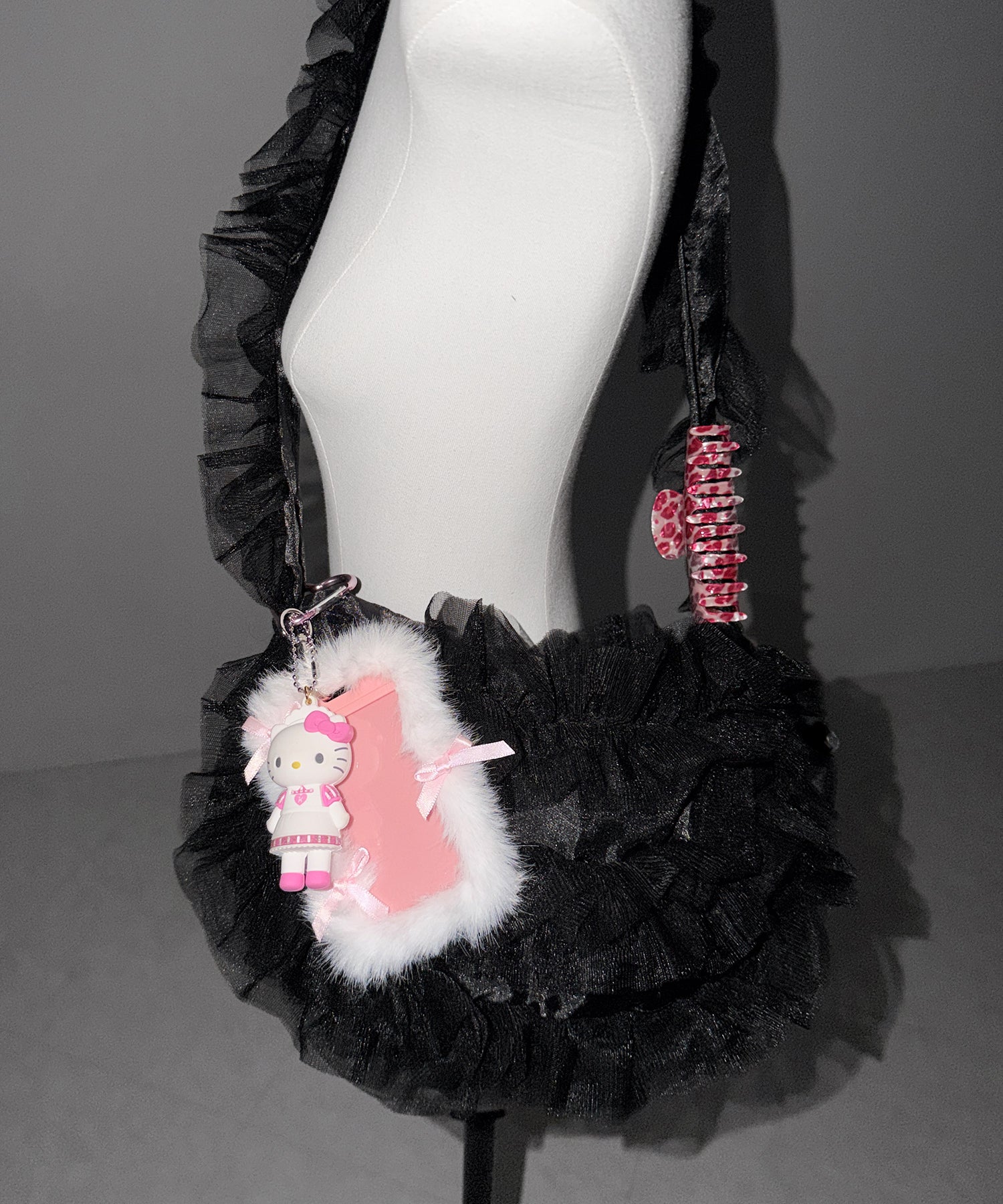 チュールフリルショルダーボディバッグ／ tulle frill shoulder body bag