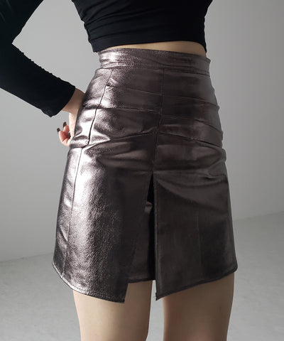【 ３color ／４size 】３タックメタリックスリットハイウエストタイトミニスカート ／ three tuck metallic slit highwaist tight mini skirt
