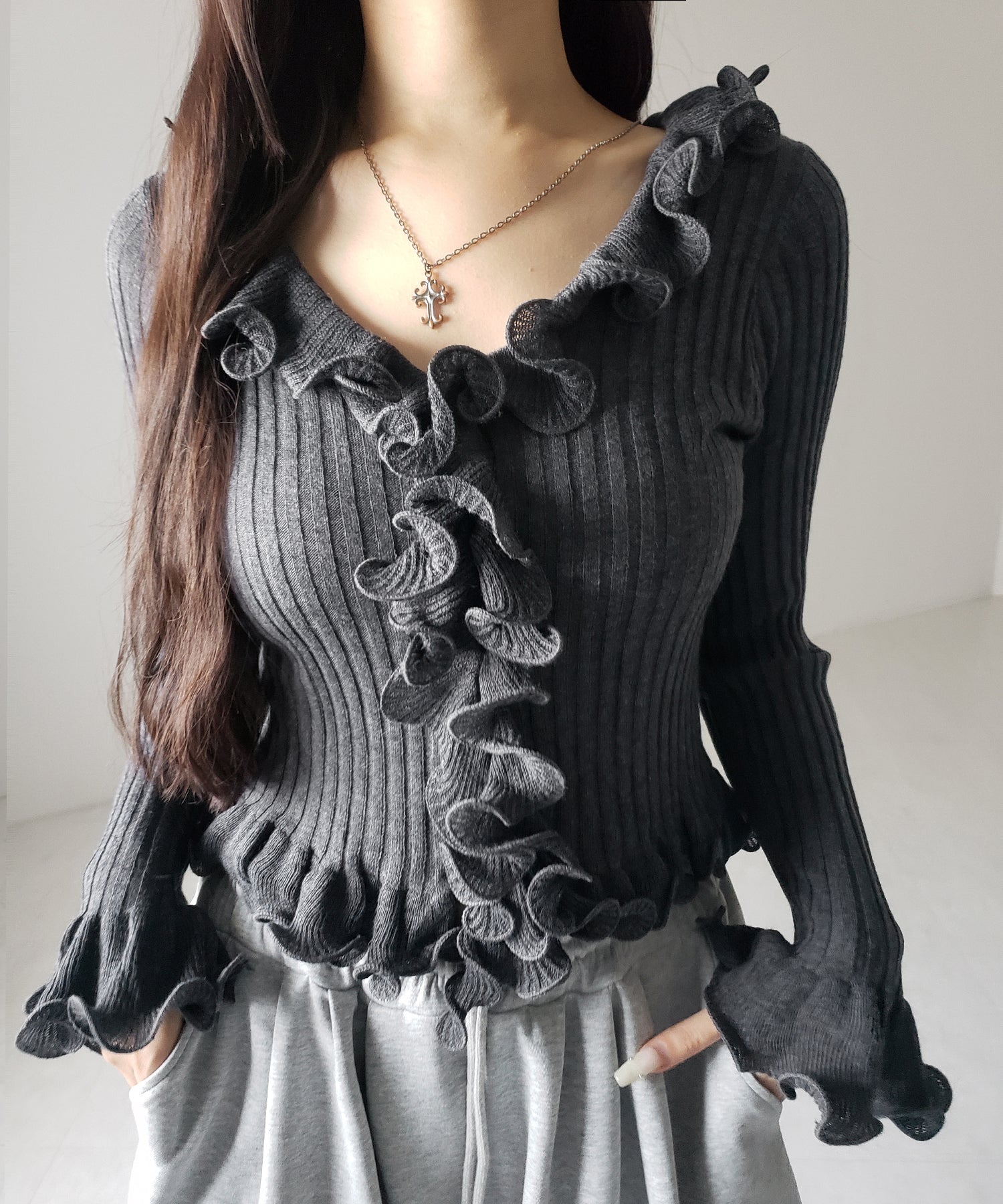 シアーフリル長袖リブニットカーディガン ／ sheer frill long-sleeve ribbed knit cardigan