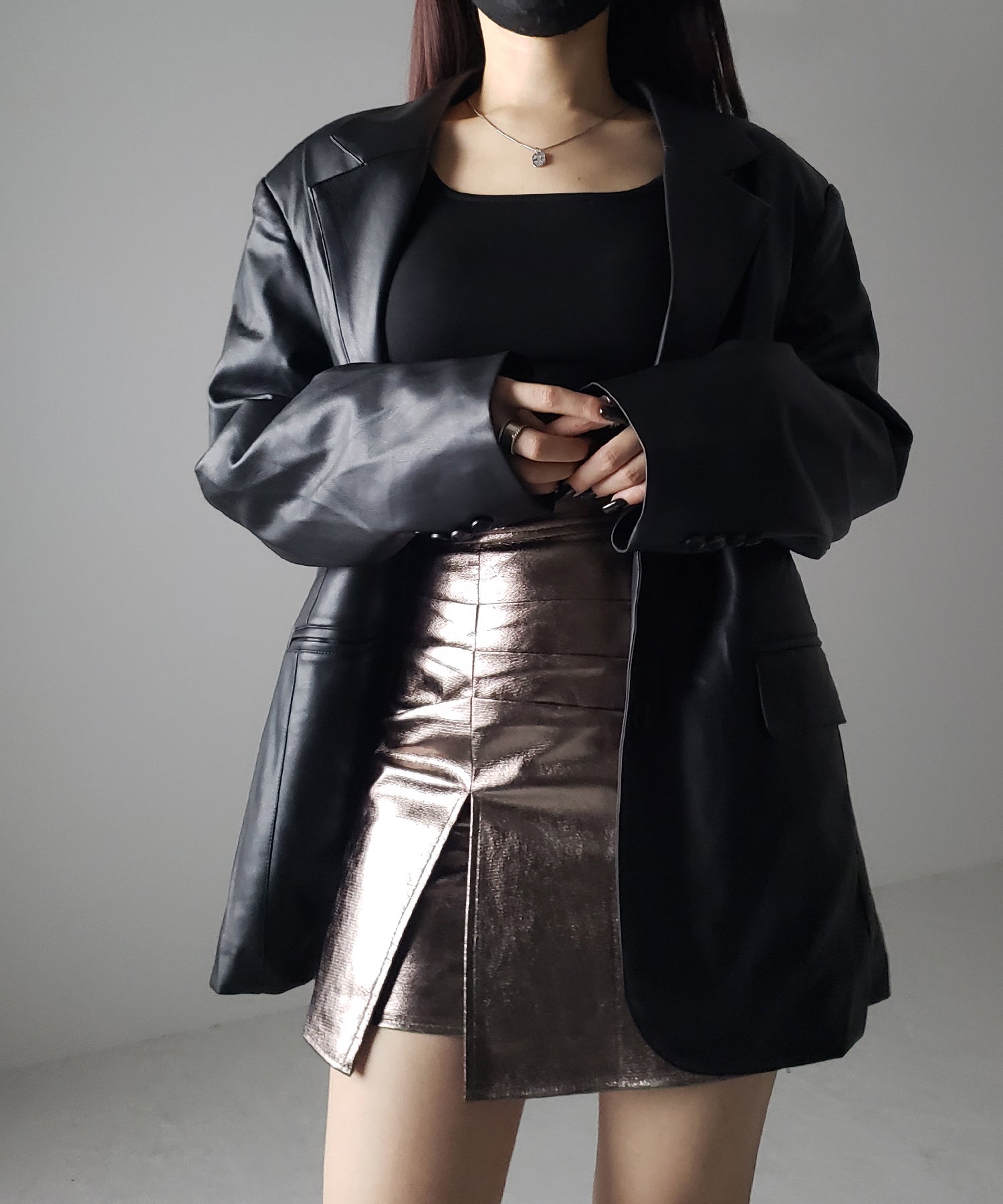 【 ３color ／４size 】３タックメタリックスリットハイウエストタイトミニスカート ／ three tuck metallic slit highwaist tight mini skirt