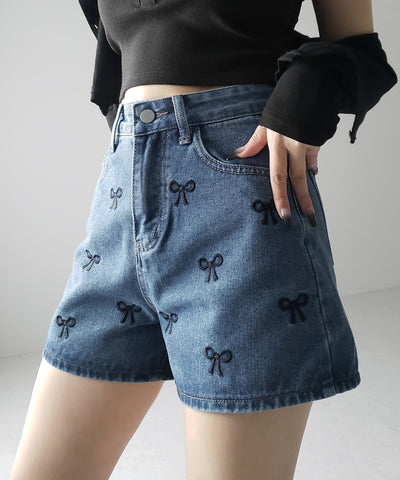【 ２color 】ミニリボン刺繍ハイウエストデニムショートパンツ ／ mini ribbon  embroidery high waist denim short pants