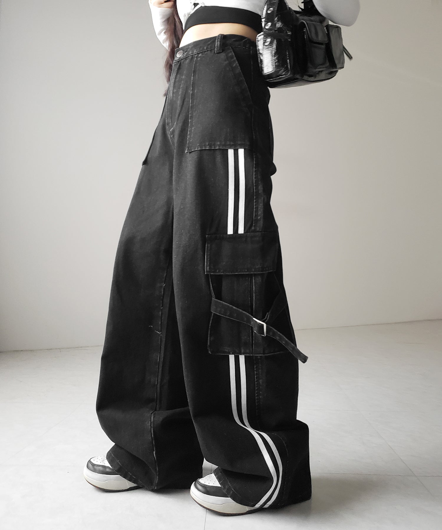 【 ３color ／ ４size 】サイドラインストレートカーゴデニムパンツ ／ sideline straight cargo denim pants