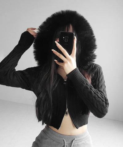 ファーフーディダブルジップショートニットパーカー ／ Fur hooded double zip short knit hoodie