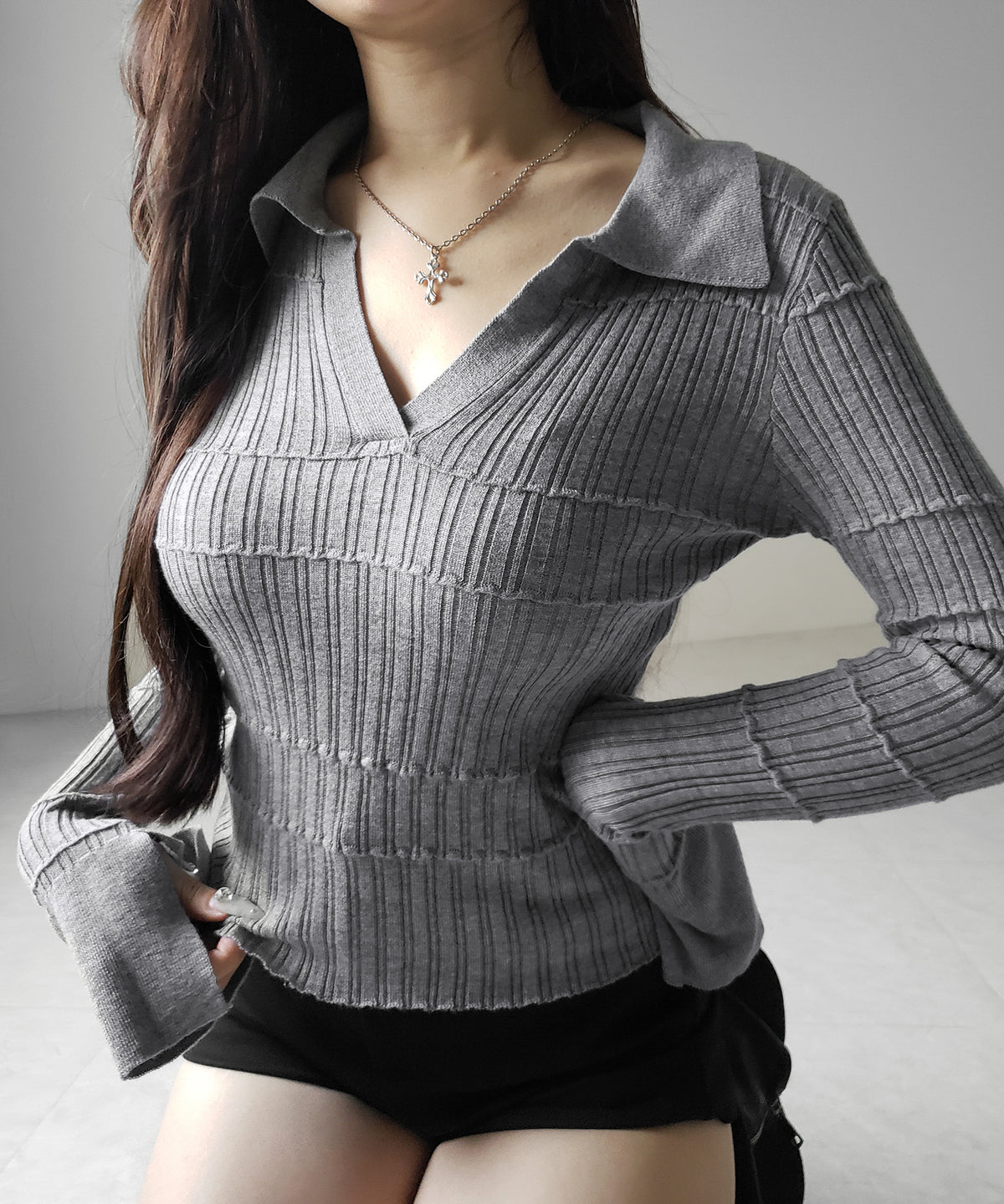 スキッパーネックスリムリブニットトップス ／ skipper neck slim rib knit tops