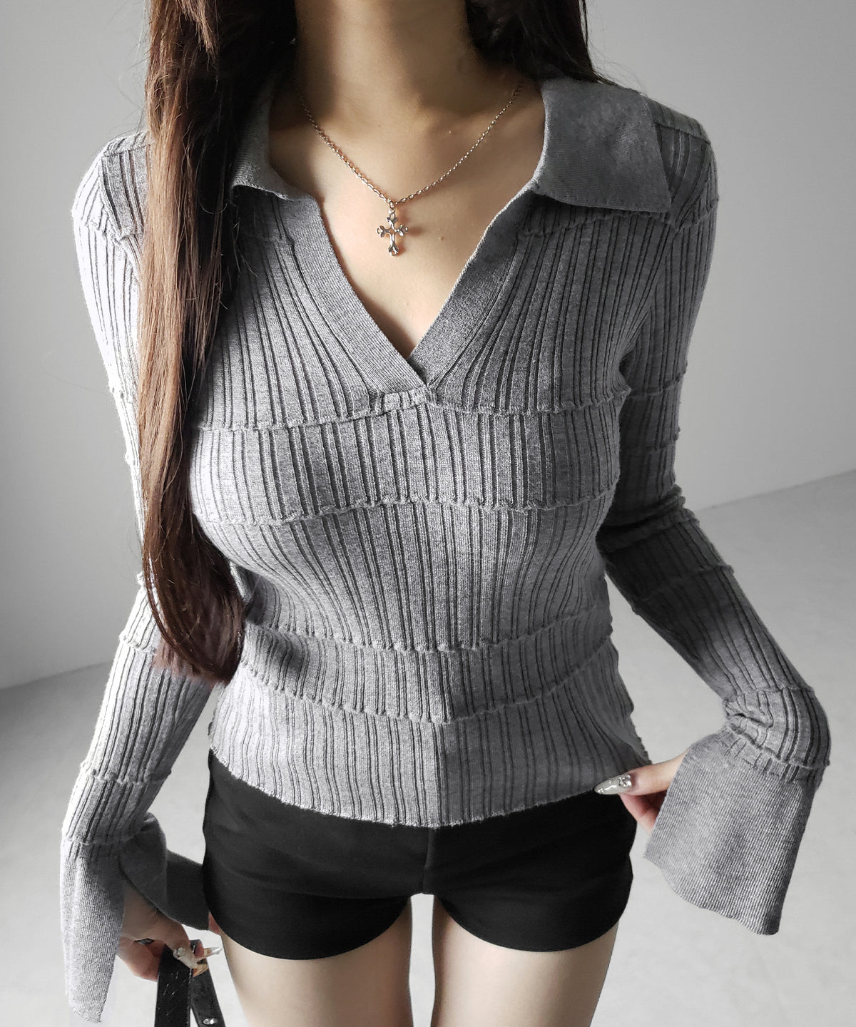 スキッパーネックスリムリブニットトップス ／ skipper neck slim rib knit tops