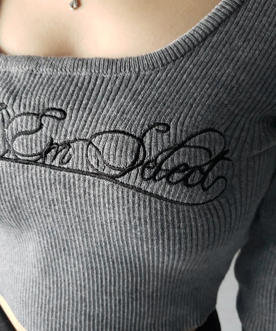 レタリングロゴ刺繍スクエアネックショートリブニットトップス ／ lettering logo embroidery square neck short rib knit tops