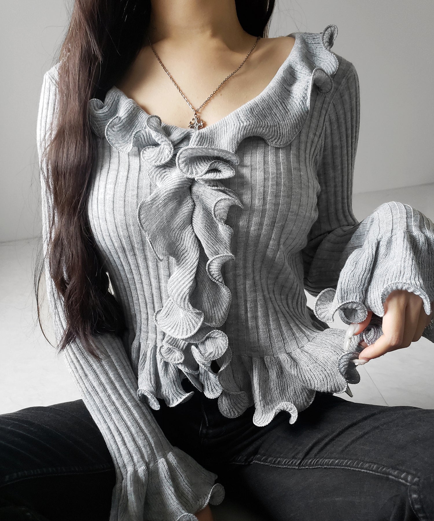 シアーフリル長袖リブニットカーディガン ／ sheer frill long-sleeve ribbed knit cardigan