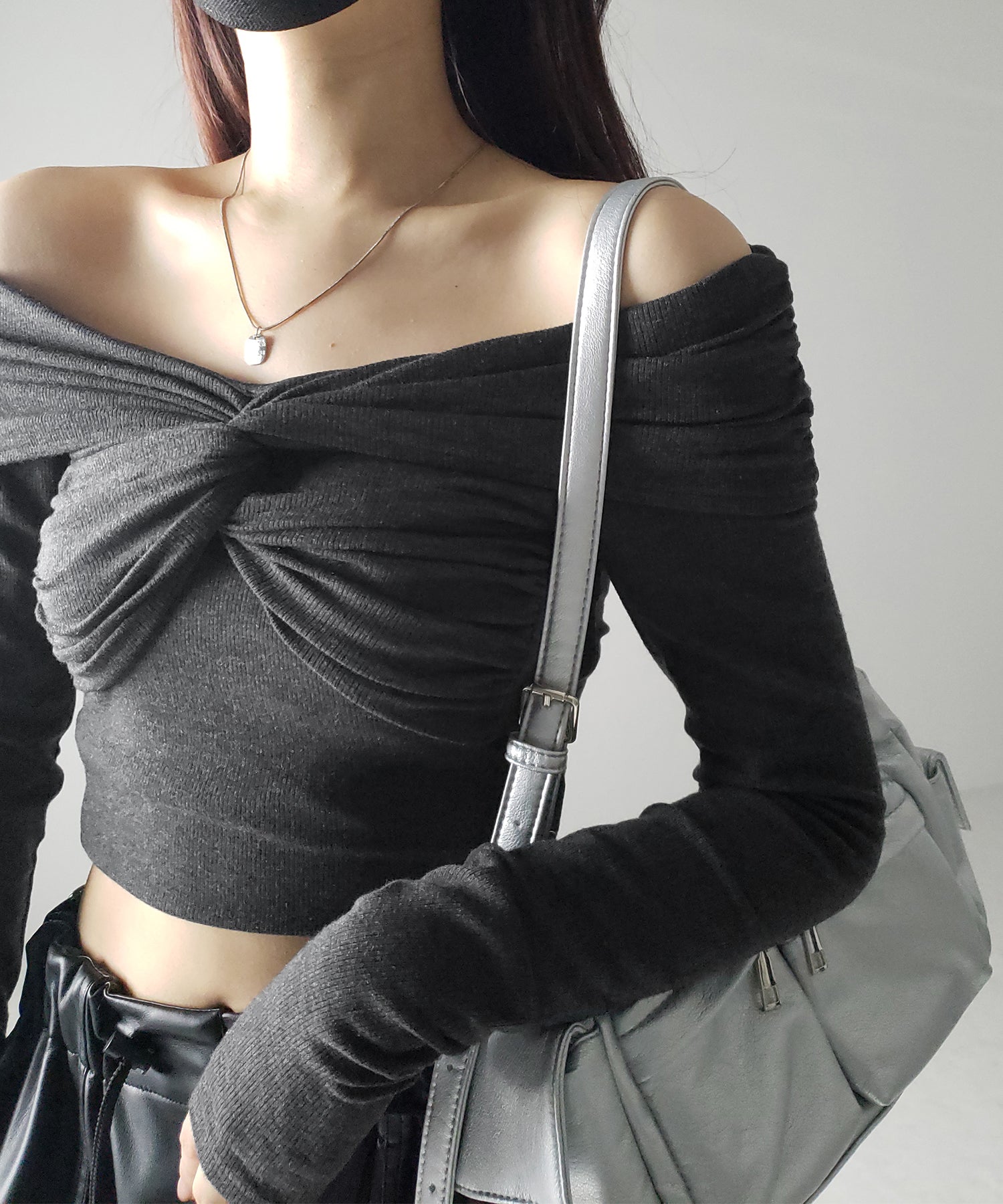 【 ４color 】シャーリングギャザーツイストオフショルリブトップス