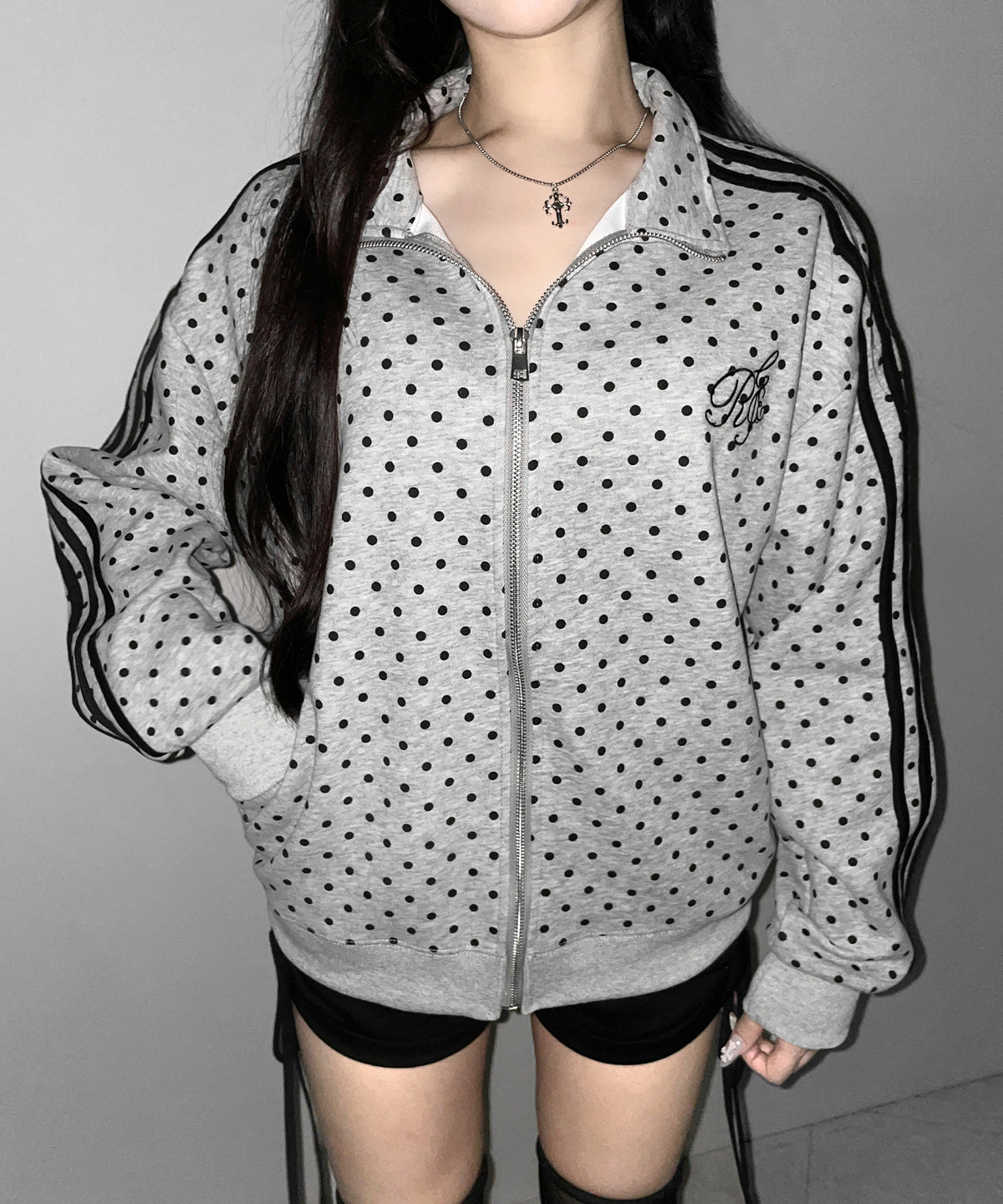 胸ロゴ刺繍ドットラインオーバースウェットブルゾン ／ chest logo embroidery side dot line over sweat blouson