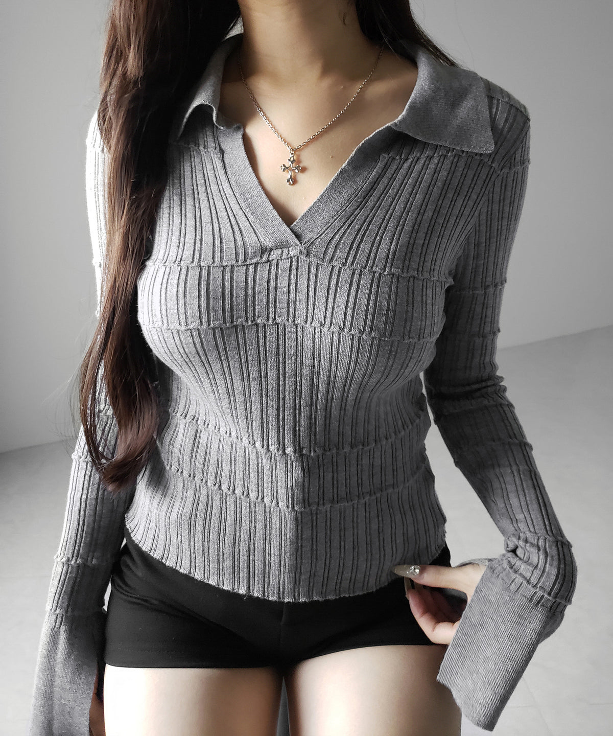 スキッパーネックスリムリブニットトップス ／ skipper neck slim rib knit tops