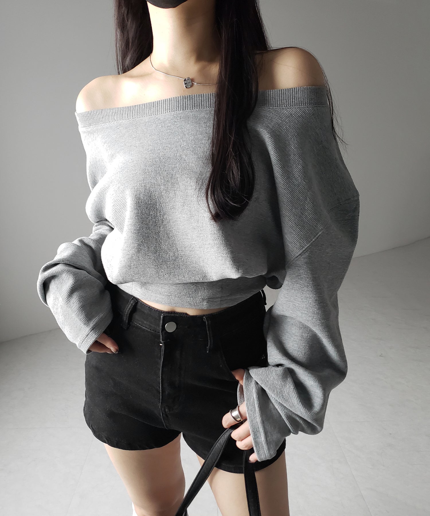 【 2color 】オフショルダーショートスウェットライクトップス ／ off shoulder short sweat like tops