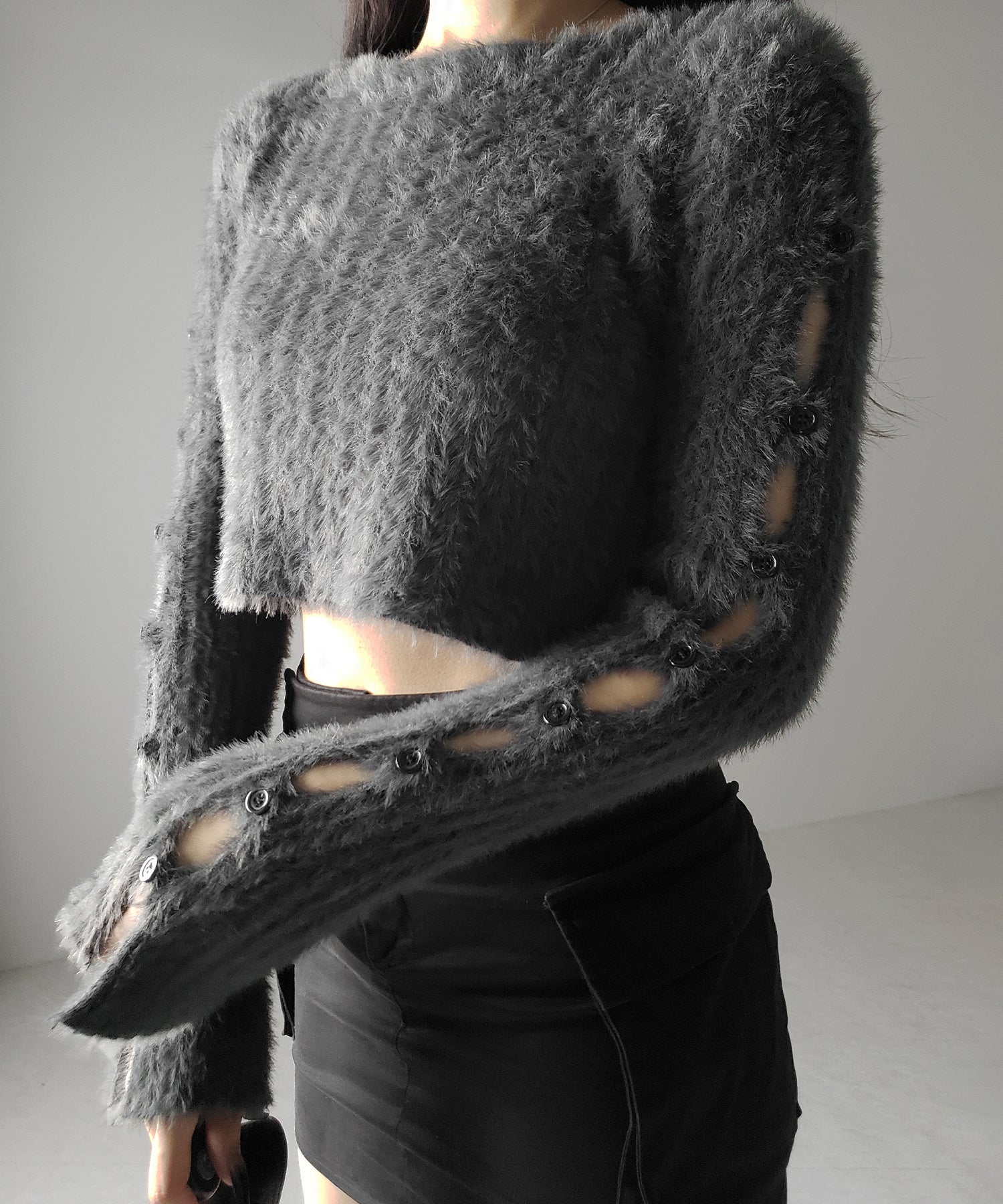 【 ３color 】カットアウトスリットスリーブショートシャギーニット ／ cutout slit sleeve short shaggy knit